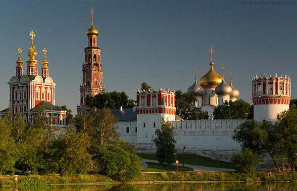 Новодевичий монастырь. Основание и строительство